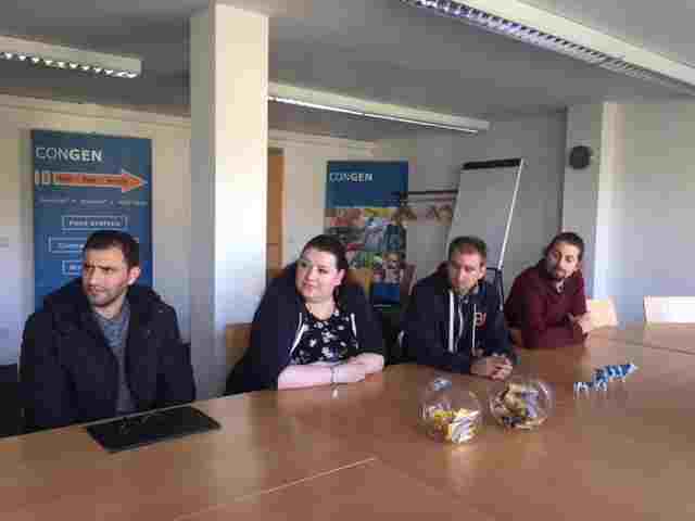 Teilnehmer lauschen gespannt dem Geschäftsführer Herrn Dr. Mergemeier